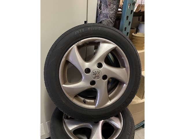 Set lichtmetalen velgen peugeot 206 - afbeelding 2 van  4