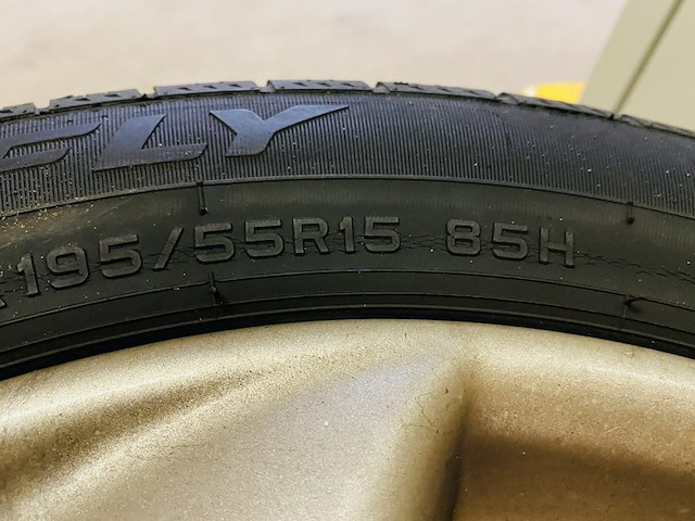 Set lichtmetalen velgen peugeot 206 - afbeelding 4 van  4