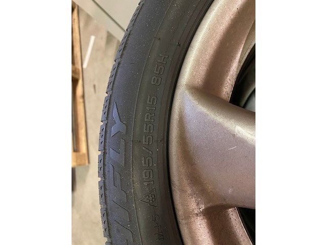 Set lichtmetalen velgen peugeot 206 - afbeelding 4 van  6