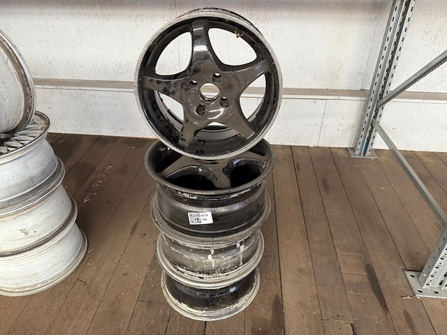 Set lichtmetalen velgen - afbeelding 4 van  4