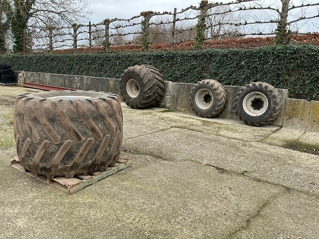 Set michelin 1000/50 r25 band + velg - afbeelding 4 van  18