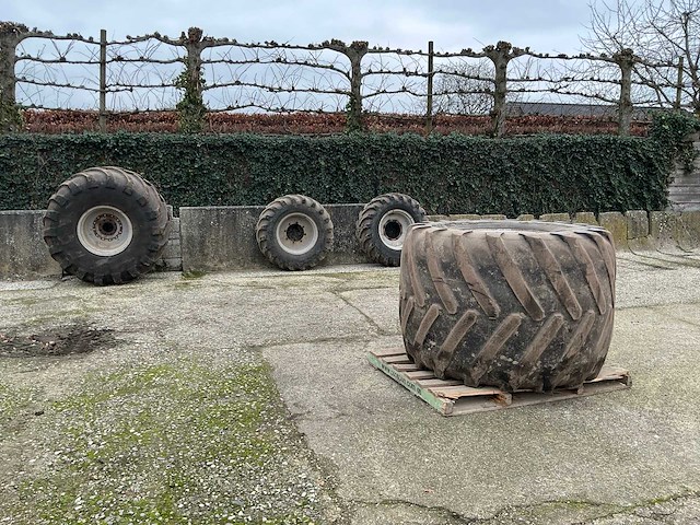 Set michelin 1000/50 r25 band + velg - afbeelding 12 van  18