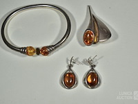 Set oorstekers, armband, hanger