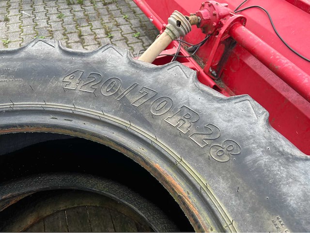 Set pirelli bkt voor en achterbanden - afbeelding 1 van  5