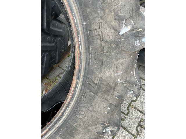 Set pirelli bkt voor en achterbanden - afbeelding 5 van  5