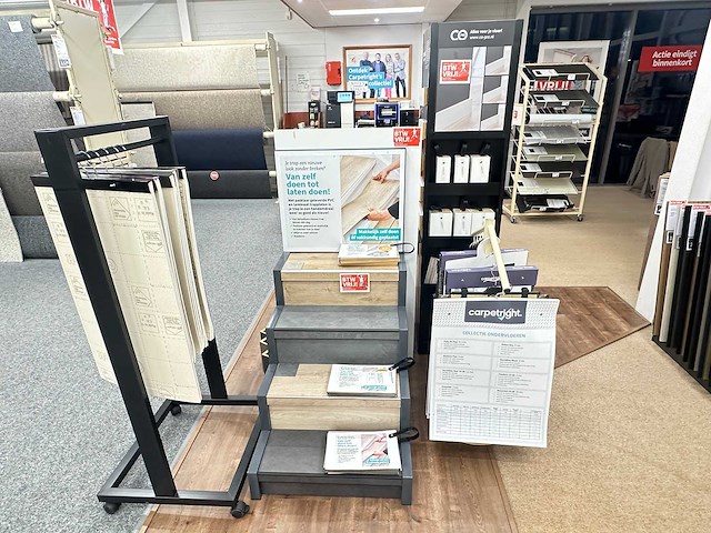 Set presentatiemeubelen - afbeelding 1 van  6