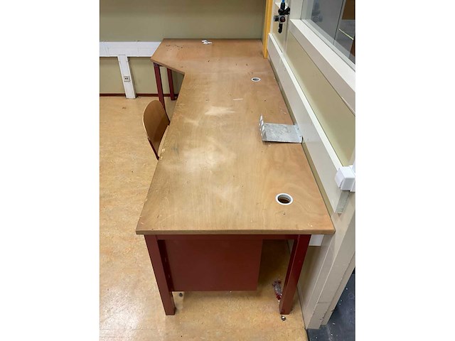 Set robuuste bureaus - afbeelding 3 van  11