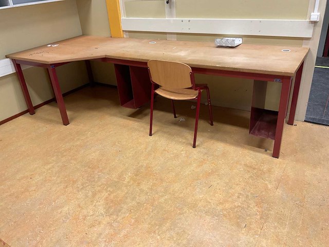 Set robuuste bureaus - afbeelding 6 van  11