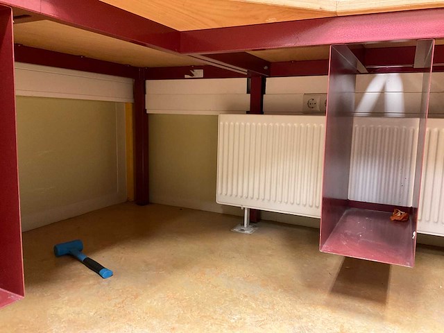 Set robuuste bureaus - afbeelding 11 van  11