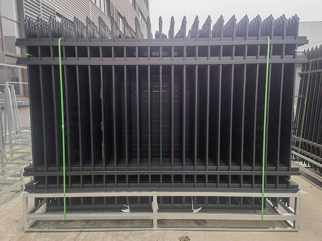 Set spijlen hekwerk (72 meter) - afbeelding 1 van  4