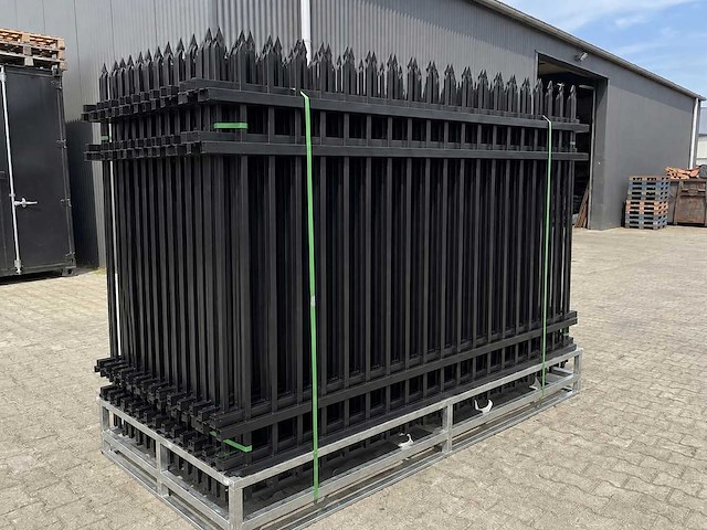 Set spijlen hekwerk (72 meter) - afbeelding 1 van  3