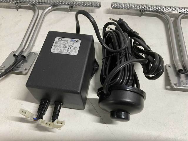 Set van 2 halogeenlampen inclusief trafo en voetschakelaar (2x) - afbeelding 2 van  4