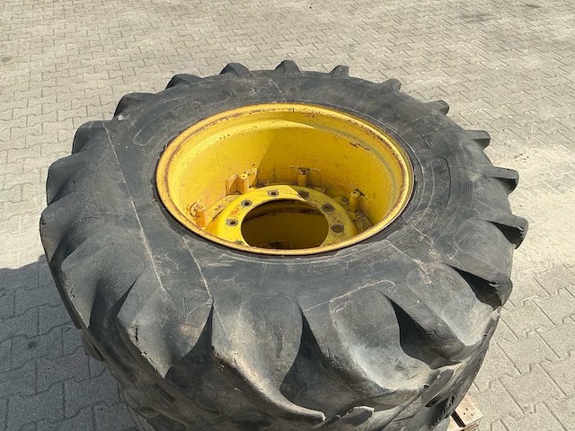 Set van 2 john deere w16l x 26 wielen met cultor as-agri 19 18.4-26 banden - afbeelding 2 van  6