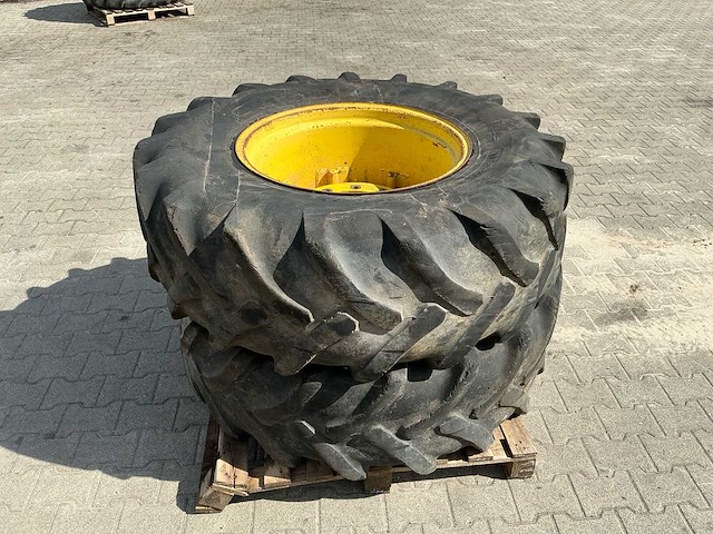 Set van 2 john deere w16l x 26 wielen met cultor as-agri 19 18.4-26 banden - afbeelding 3 van  6