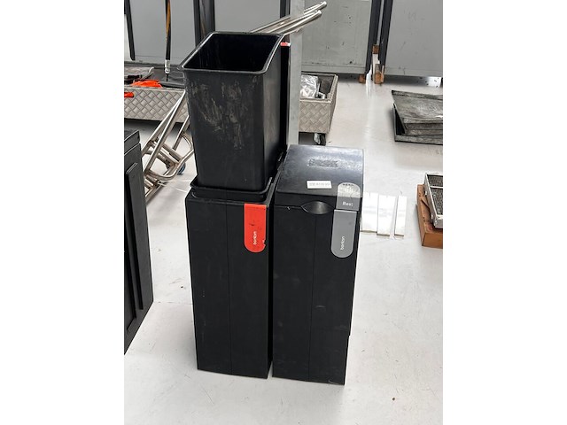 Set van 2 sterke gerecyclede vuilnisbakken - afbeelding 1 van  6