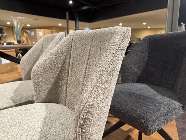 Set van 4 eetkamerstoelen, naturel/grijs boucléstof, zwarte poten - afbeelding 4 van  5