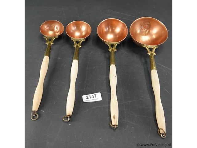 Set van 4 koperen pollepels - afbeelding 1 van  5