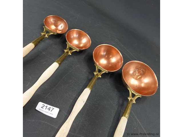 Set van 4 koperen pollepels - afbeelding 3 van  5