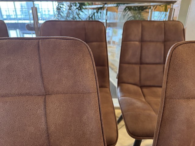 Set van 6 eetkamerstoelen, bruin stof, zwarte poten - afbeelding 3 van  4