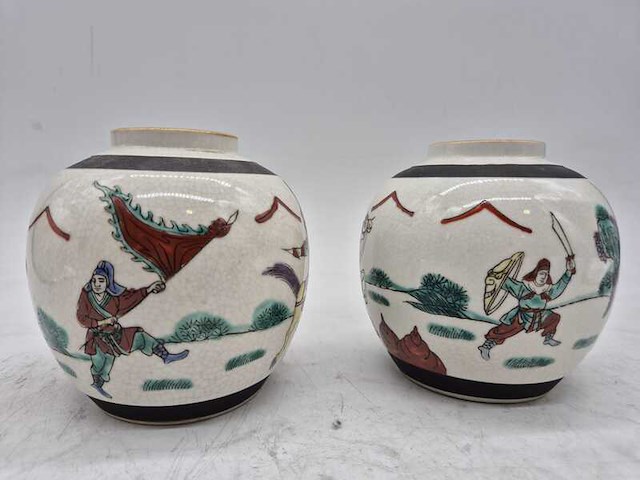 Set van aziatische gemberpotten met krijgersdecor - afbeelding 2 van  9