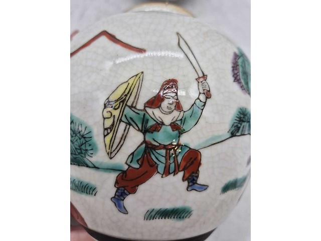 Set van aziatische gemberpotten met krijgersdecor - afbeelding 5 van  9