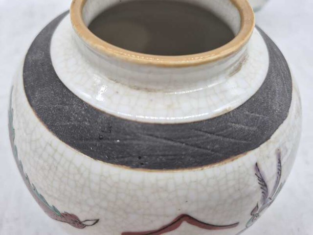 Set van aziatische gemberpotten met krijgersdecor - afbeelding 9 van  9