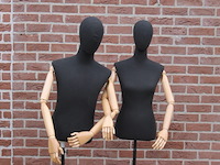 Set van mannelijke en een vrouwelijke paspop - afbeelding 1 van  5