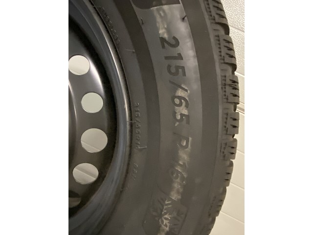 Set winterbanden 215/65 r16 op renault metalen - afbeelding 3 van  5