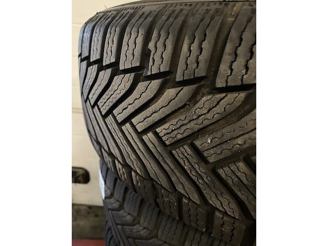 Set winterbanden 215/65 r16 op renault metalen - afbeelding 5 van  5