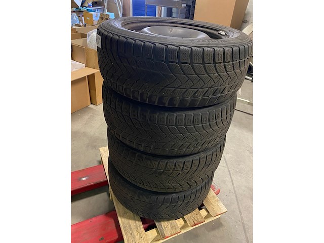 Set winterbanden 225/55 r16 - afbeelding 5 van  6