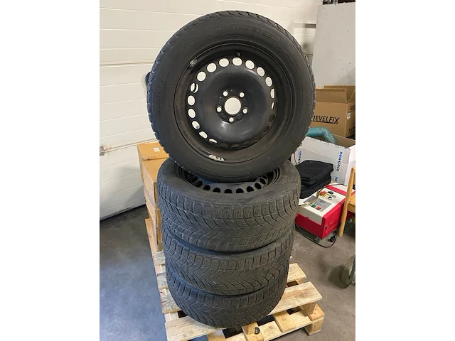 Set winterbanden, 225/55 r16 - afbeelding 4 van  6