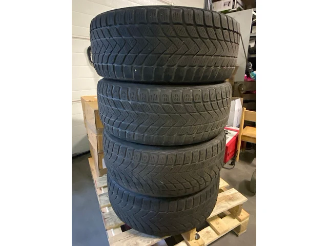 Set winterbanden, 225/55 r16 - afbeelding 5 van  6