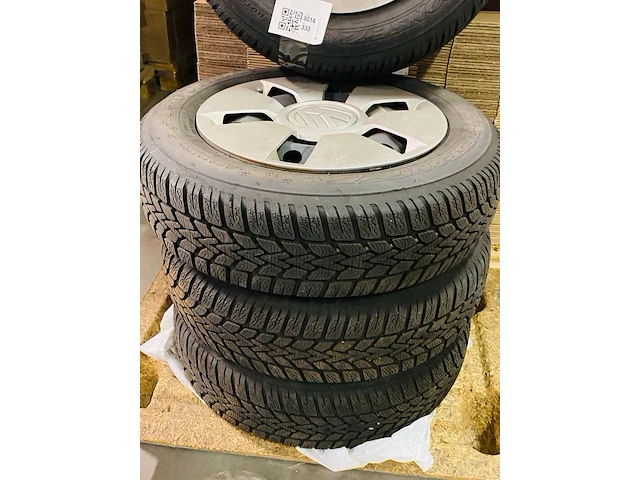 Set winterbanden, dunlop, 165/7or14, volkswagen up - afbeelding 3 van  8