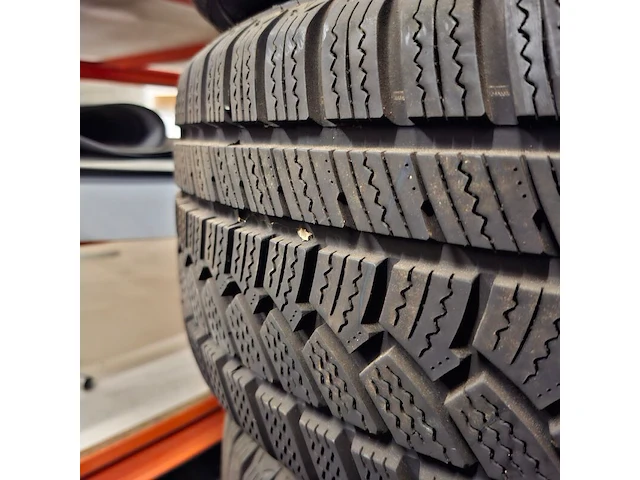 Set winterbanden op lm velg winturi hifly - afbeelding 8 van  10