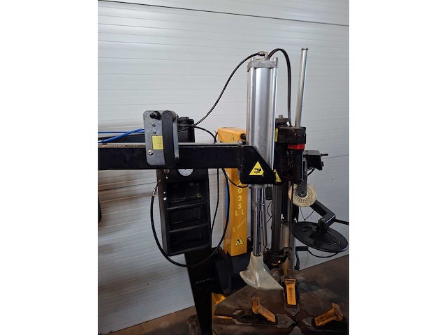 Setje corghi - 2013 - 2025 - banden balanceerapparaat (2x) - afbeelding 6 van  11