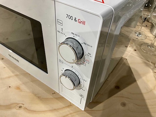 Severin - magnetrons met grillfunctie - afbeelding 2 van  3