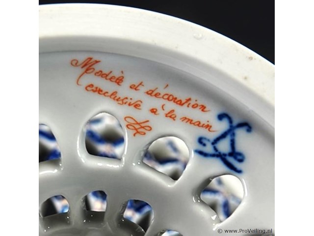 Sèvres-porselein ajour gevormde porseleinen dekselschaal - afbeelding 2 van  5