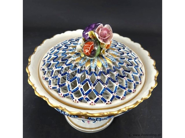 Sèvres-porselein ajour gevormde porseleinen dekselschaal - afbeelding 3 van  5