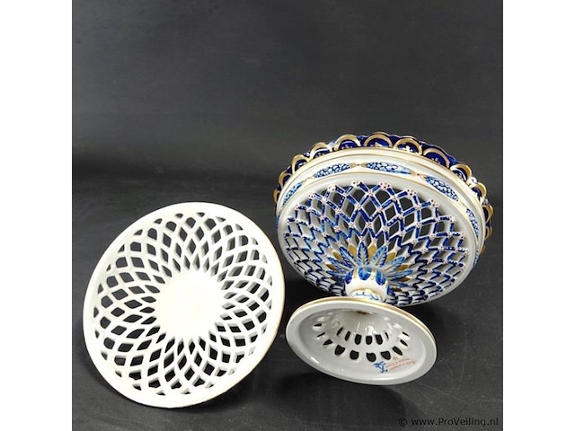 Sèvres-porselein ajour gevormde porseleinen dekselschaal - afbeelding 5 van  5