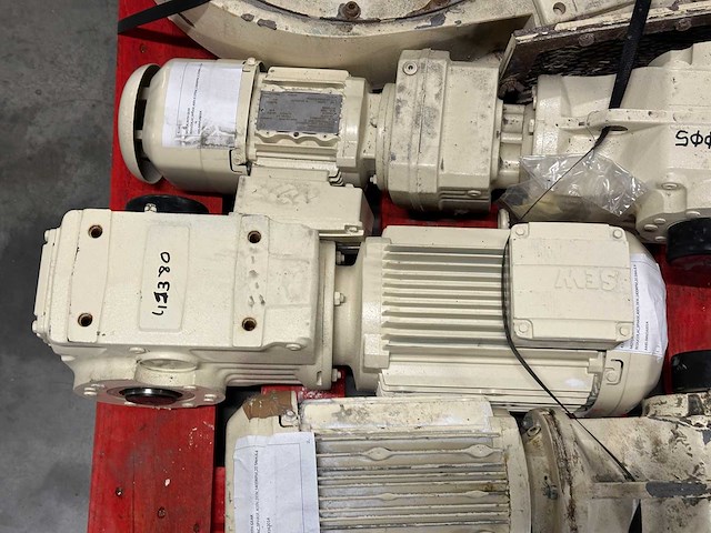 Sew - elektromotoren / reductoren / tandwielreductoren (4x) - afbeelding 2 van  8