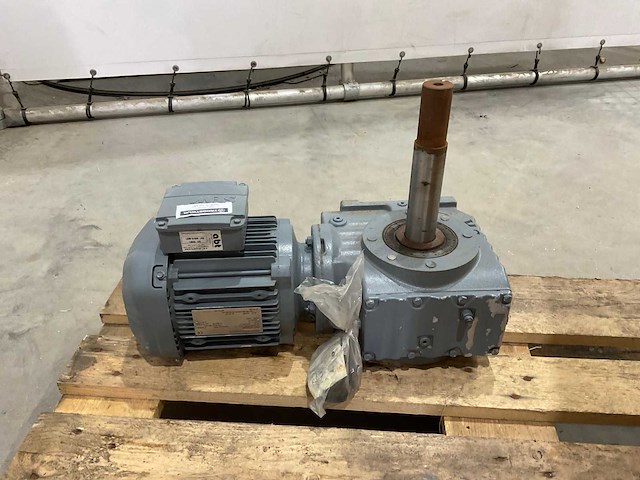 Sew - sa67dre90m4 - elektromotor - afbeelding 4 van  5