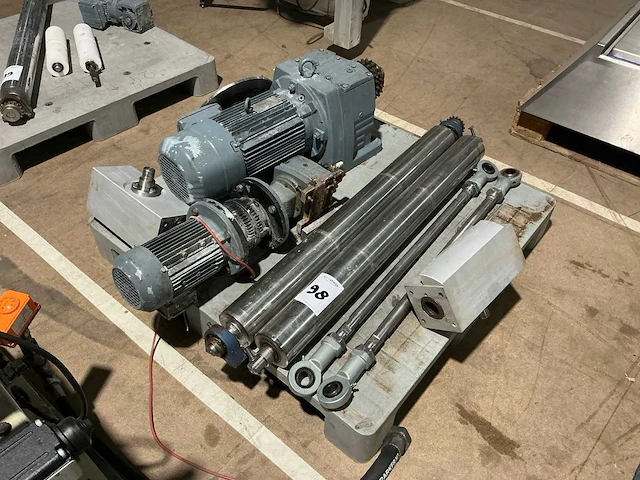 Sew elektromotor (2x) - afbeelding 1 van  13
