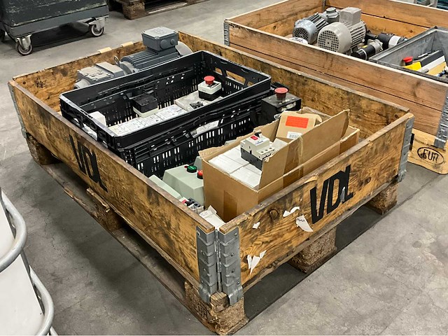 Sew elektromotor en divers installatiemateriaal - afbeelding 5 van  11