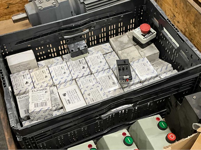Sew elektromotor en divers installatiemateriaal - afbeelding 10 van  11