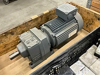 Sew elektromotor en divers installatiemateriaal - afbeelding 8 van  11