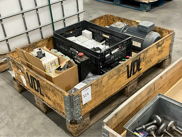 Sew elektromotor en divers installatiemateriaal - afbeelding 4 van  11