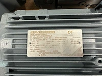 Sew-eurodrive - 2x industriële tandwielmotoren en reductiekasten met flens- en asuitvoering 1.5kw - afbeelding 3 van  10