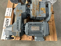 Sew-eurodrive - 2x industriële tandwielmotoren en reductiekasten met flens- en asuitvoering 1.5kw - afbeelding 8 van  10