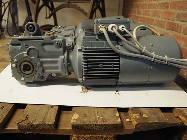 Sew-eurodrive - ka37/r/t - electro motor (4x) - afbeelding 4 van  5