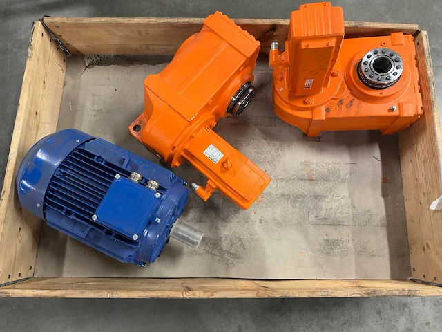 Sew-eurodrive - partij aandrijvingen met elektromotor - afbeelding 2 van  5